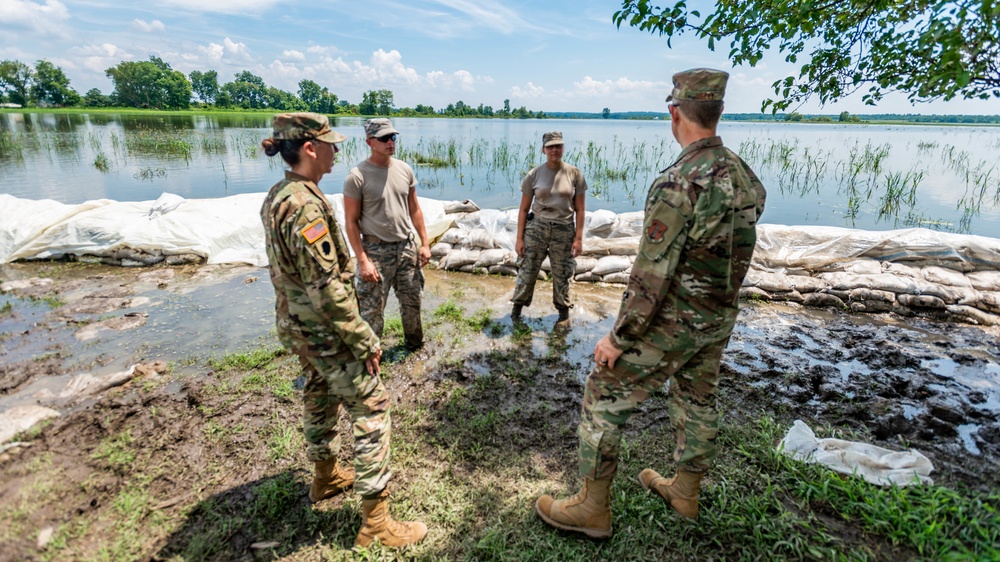 Illinois National Guard General visits East Cape Girardeau, Illinois.