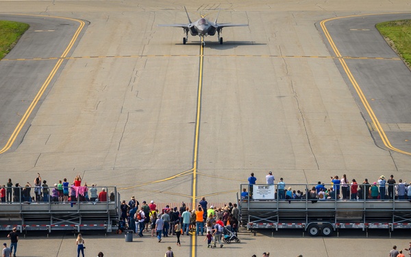 F-35 Demo Team performs at Arctic Lightning Airshow