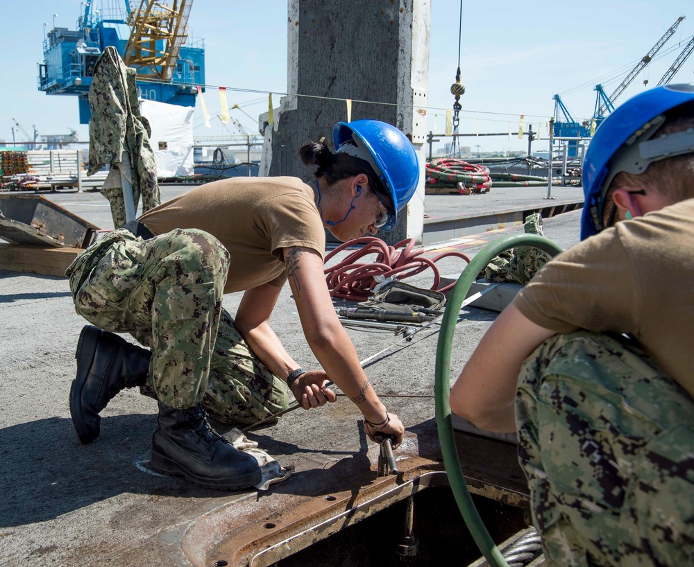 GHWB Sailors Perform Maintenence