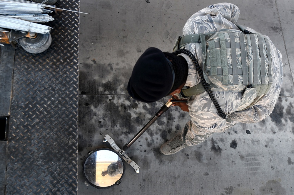 Airmen around Creech