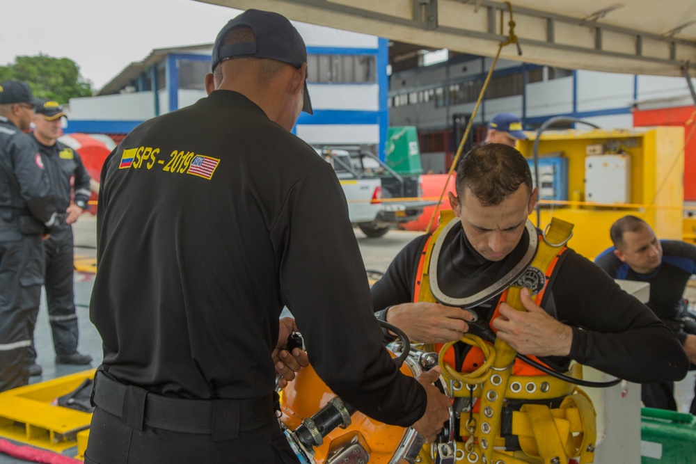Navy Divers Strengthen Partnerships, On Land and Underwater!