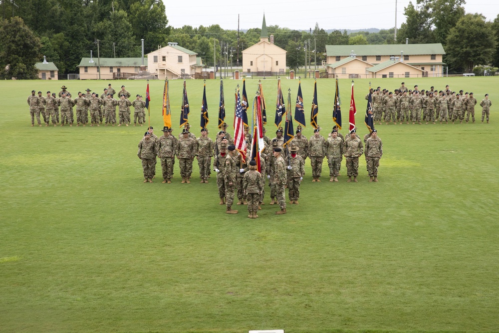 Fort Benning Army Reserve Soldiers welcome new division commander