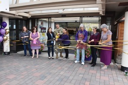 Thrift shop celebrates grand opening