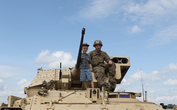 Battle Group Poland participates in epic local military event, “Tank Battle”
