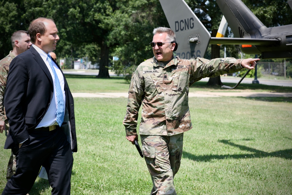 Federal Rep Gets Capabilities Brief and Helicopter Tour of National Capital Region from the D.C. National Guard