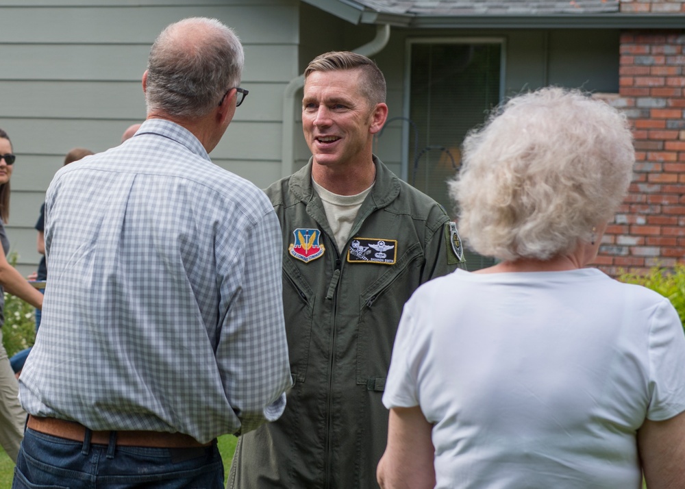 Col. Shannon Smith Visits Local Neighborhood Watch Group