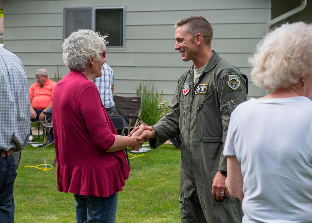 Col. Shannon Smith Visits Local Neighborhood Watch Group