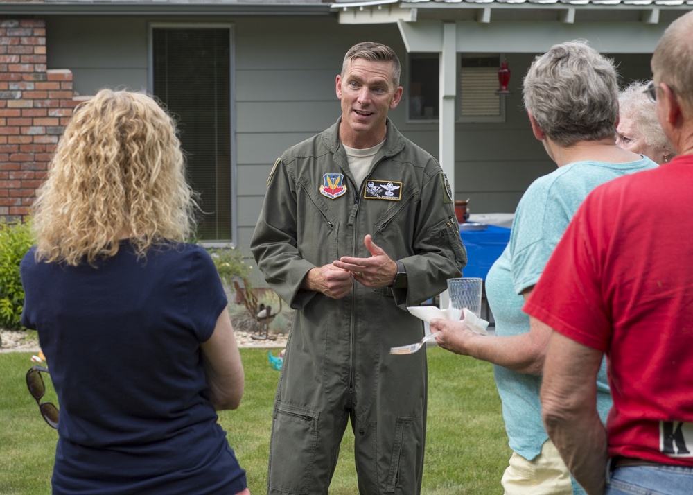 Col. Shannon Smith Visits Local Neighborhood Watch Group