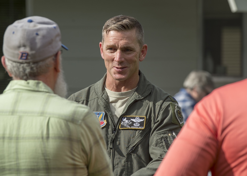 Col. Shannon Smith Visits Local Neighborhood Watch Group