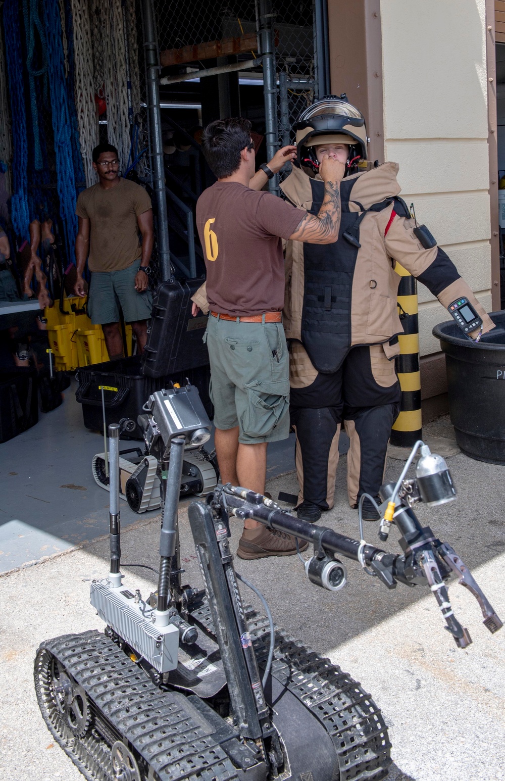 Guam US Naval Sea Cadets visit EODMU-5