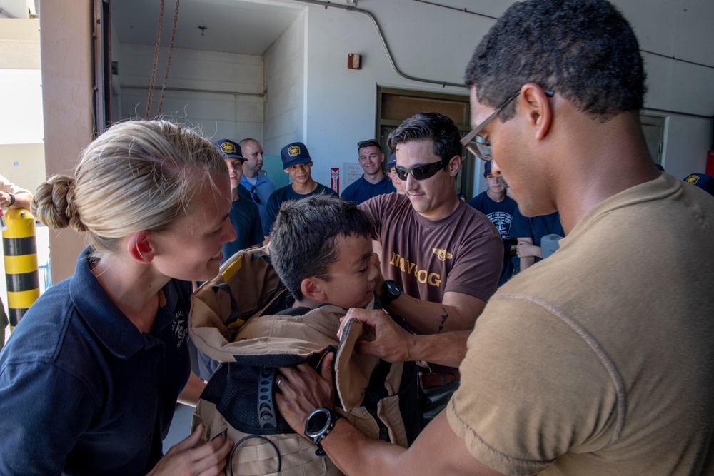 Guam US Naval Sea Cadets visit EODMU-5