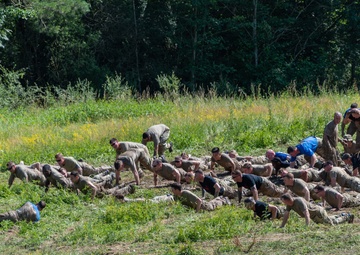 1 ID, 1 CAB Soldiers do Rugged Terrain Course