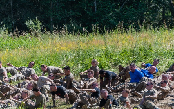 1 ID, 1 CAB Soldiers do Rugged Terrain Course