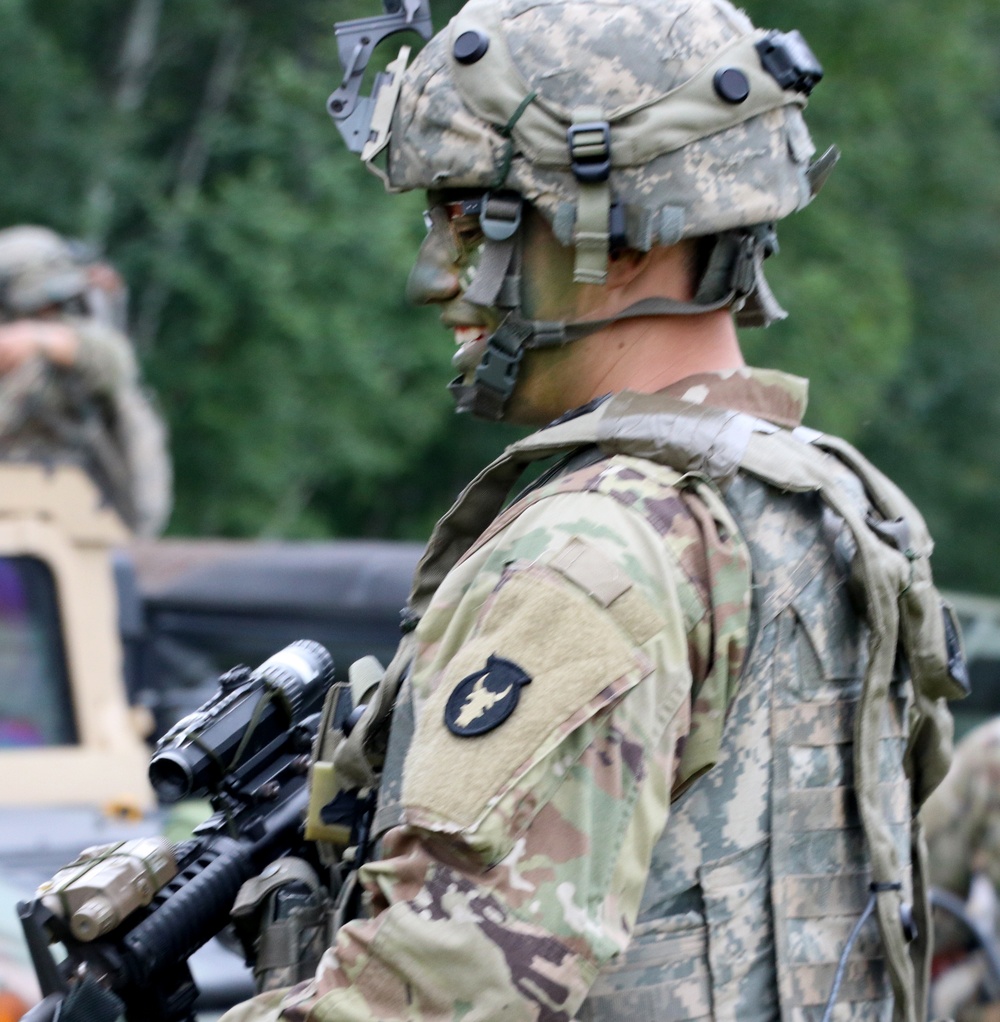 DVIDS - Images - IANG Soldier Checks Weapon at XCTC [Image 7 of 11]