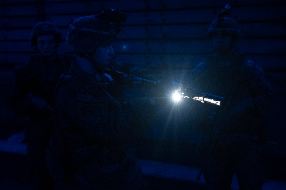 31st MEU Marines rehearse building clearing aboard USS Ashland during Talisman Sabre 2019