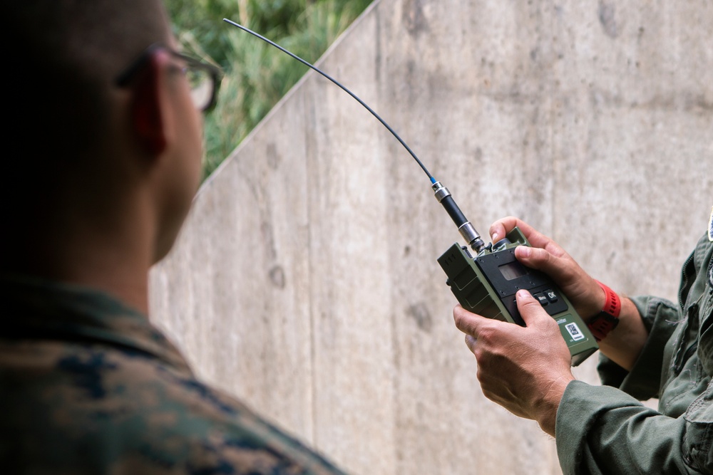 Okinawa Prefectural Police and Marines Participate in Post-Blast Analysis Training