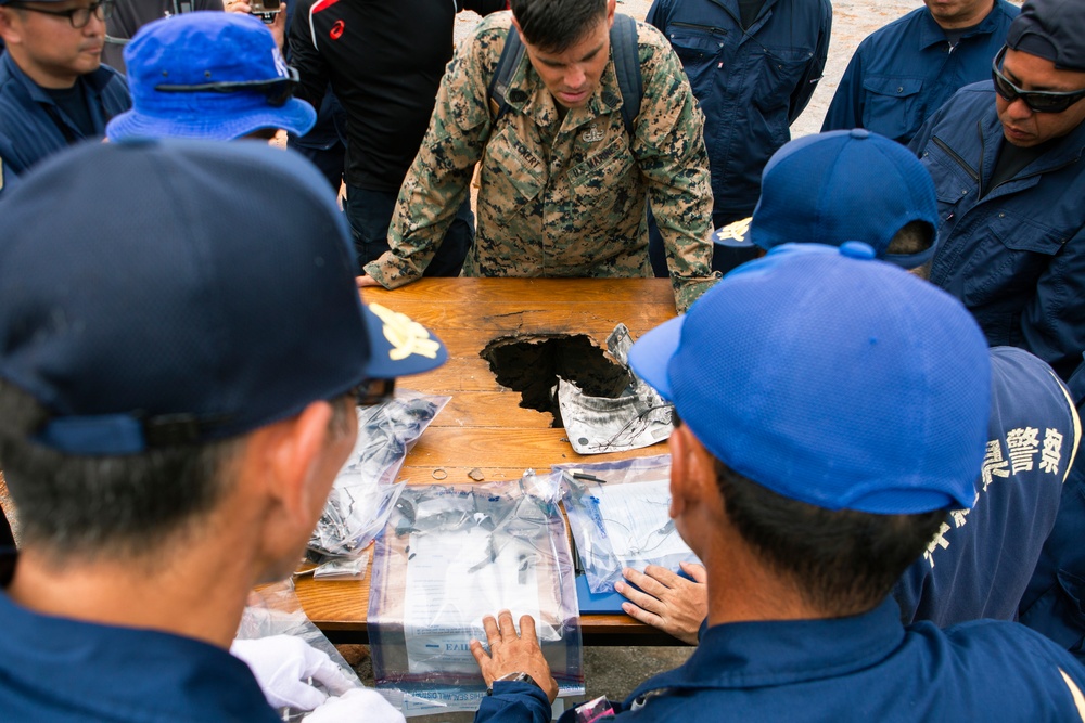 Okinawa Prefectural Police and Marines Participate in Post-Blast Analysis Training