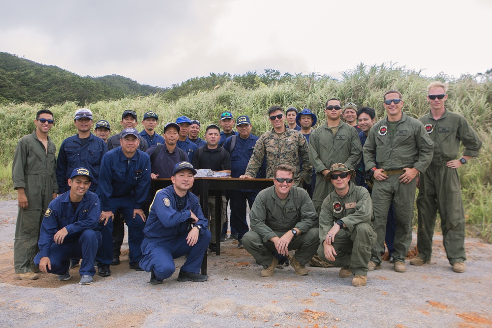 Okinawa Prefectural Police and Marines participate in post-blast analysis training