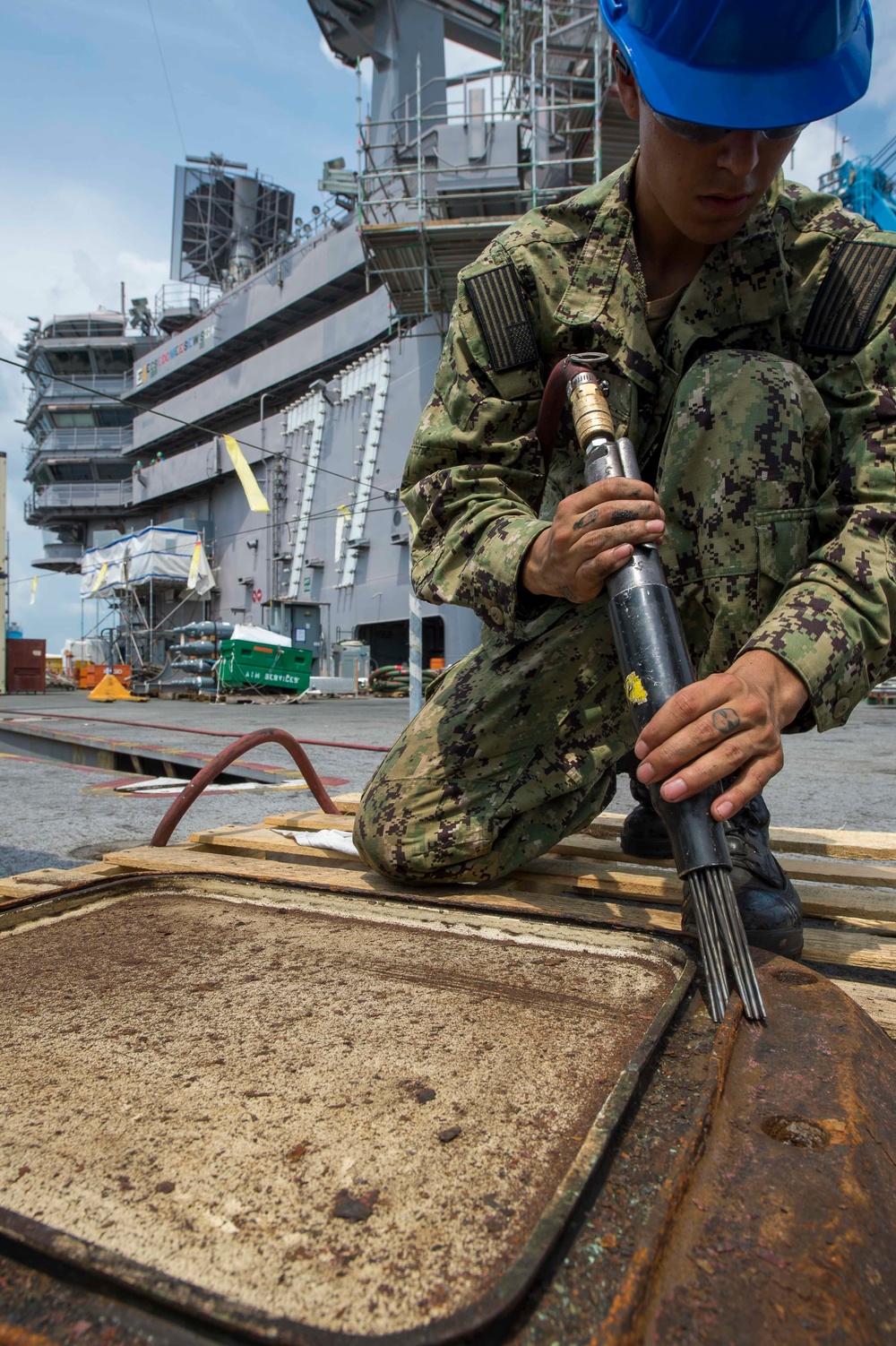 GHWB Sailor Performs Corrosion Control