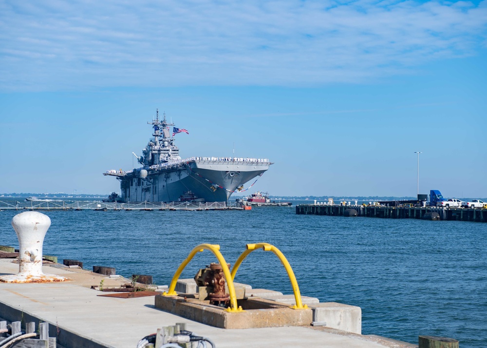 USS Kearsarge (LHD 3) Returns to Homeport