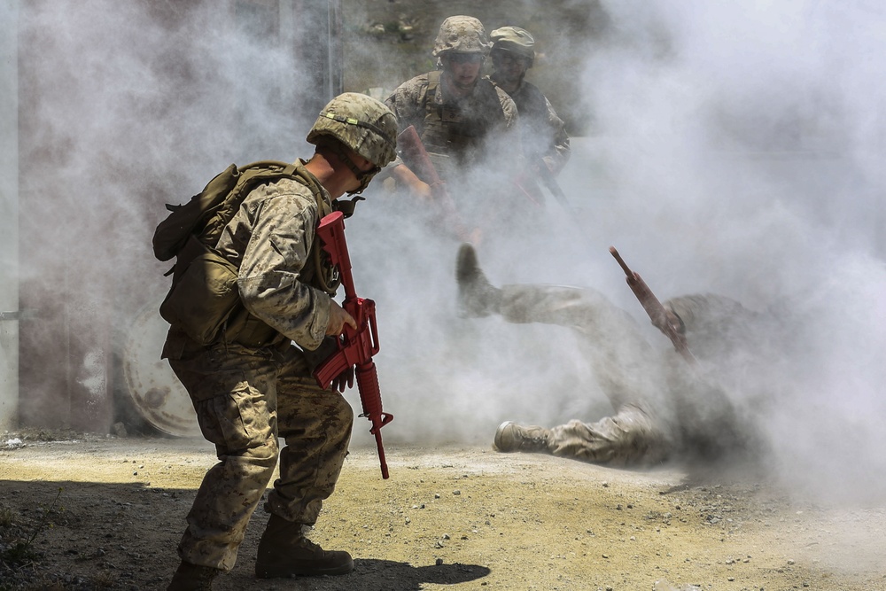 Marines with 1st Marine Logistic Group Participate in Tactical Combat Casualty Care course