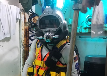 Navy diving equipment tested by astronauts for space exploration missions