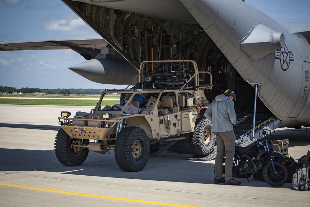 123rd Airlift Wing Special Tactics Squadron offload their Search and rescue tactical vehicle