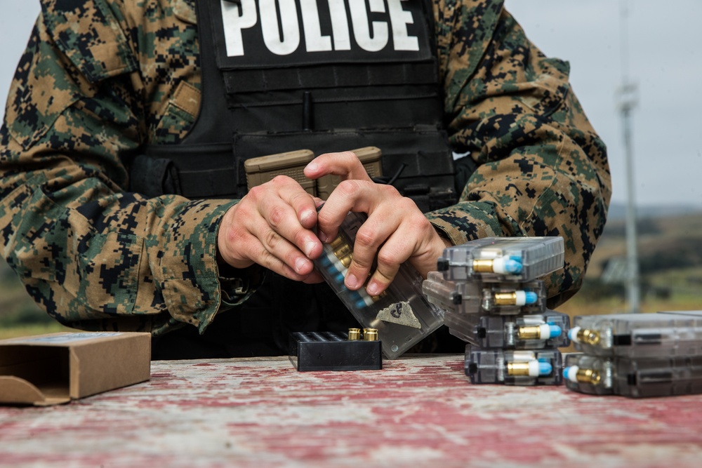 Special Reaction Team Marines train with special effects rounds