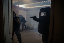 Special Reaction Team Marines train with special effects rounds