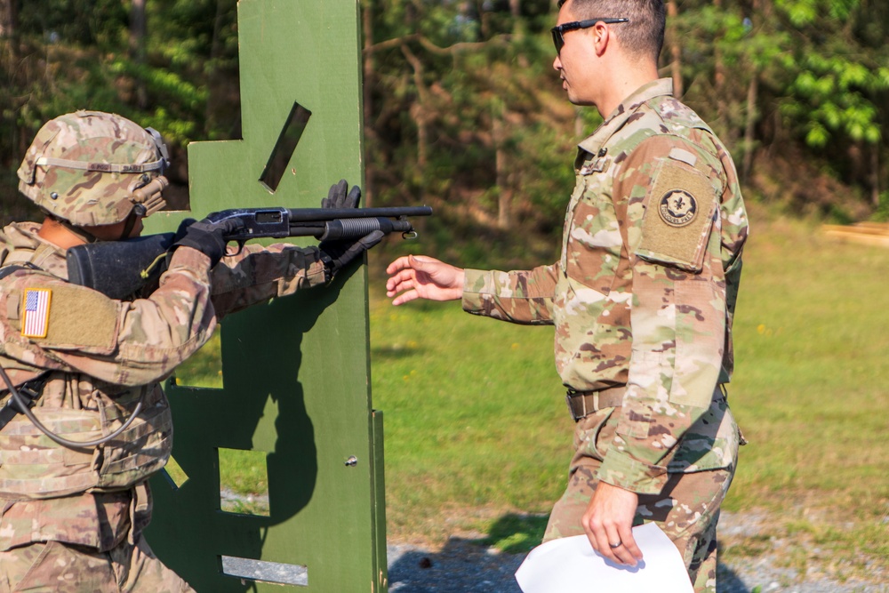 2CR Soldiers qualify on the M500 shotgun