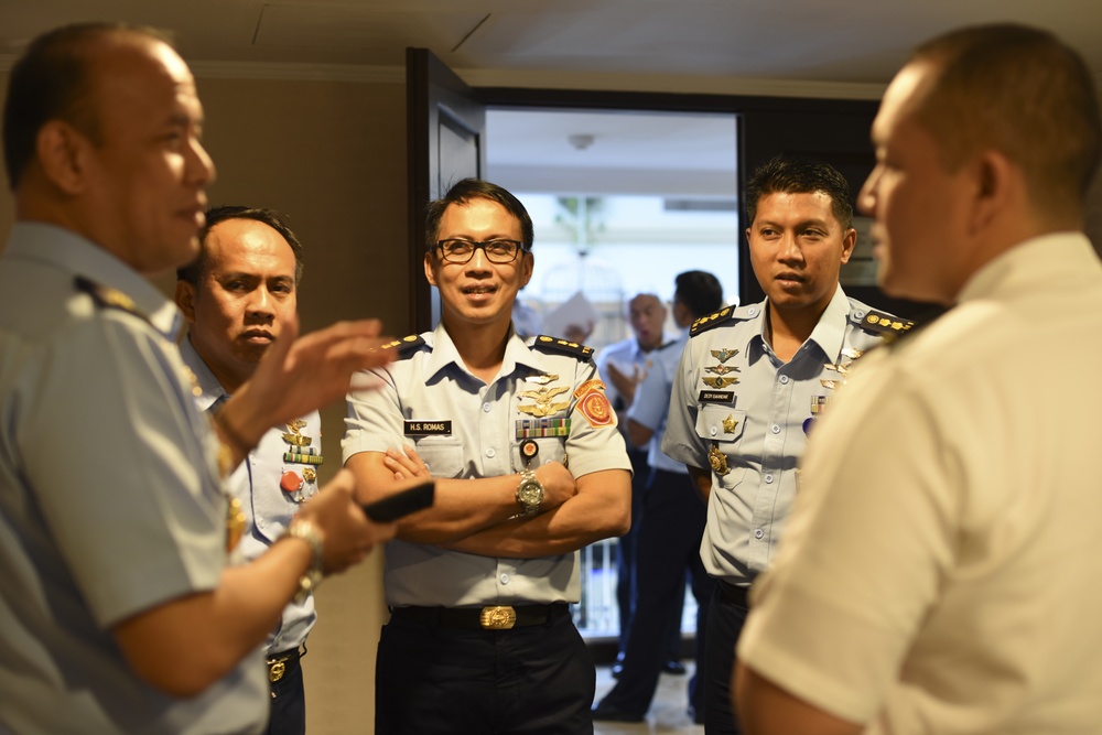 HIANG and Indonesian Air Defenders build relationships during SMEE 19-2