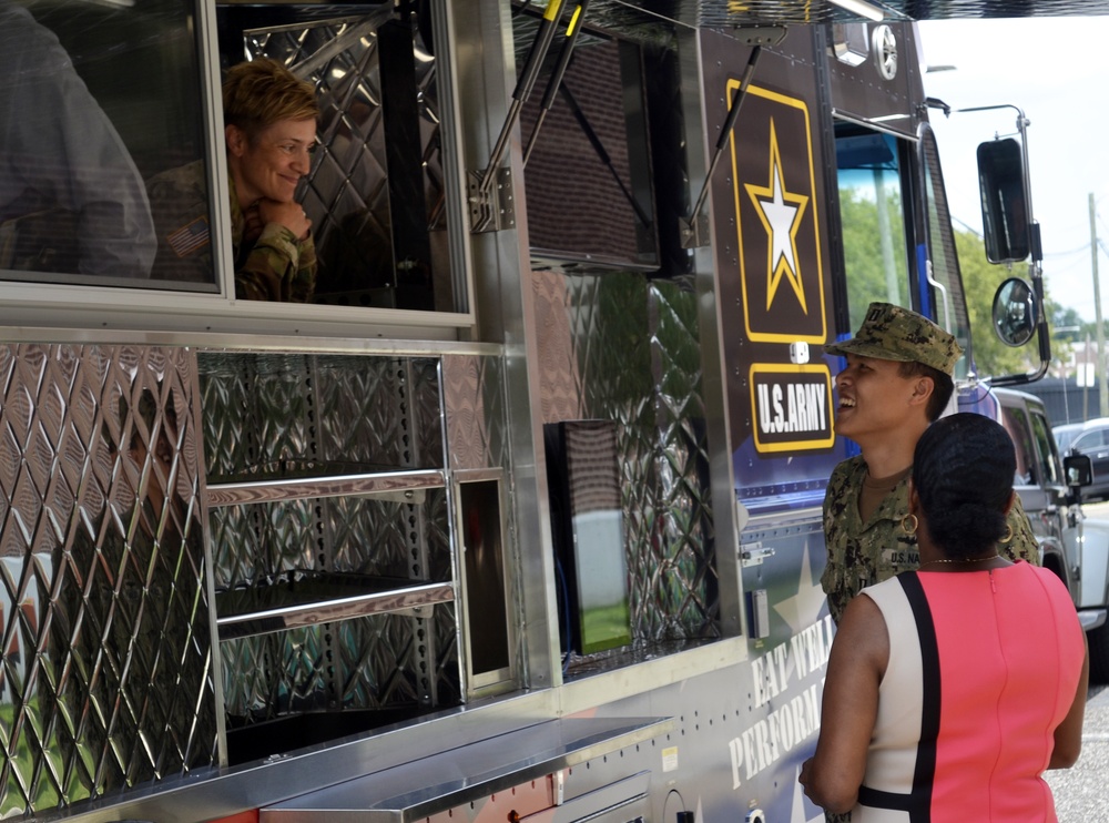 New crop of Army food trucks to serve up healthy, fast meals for more soldiers