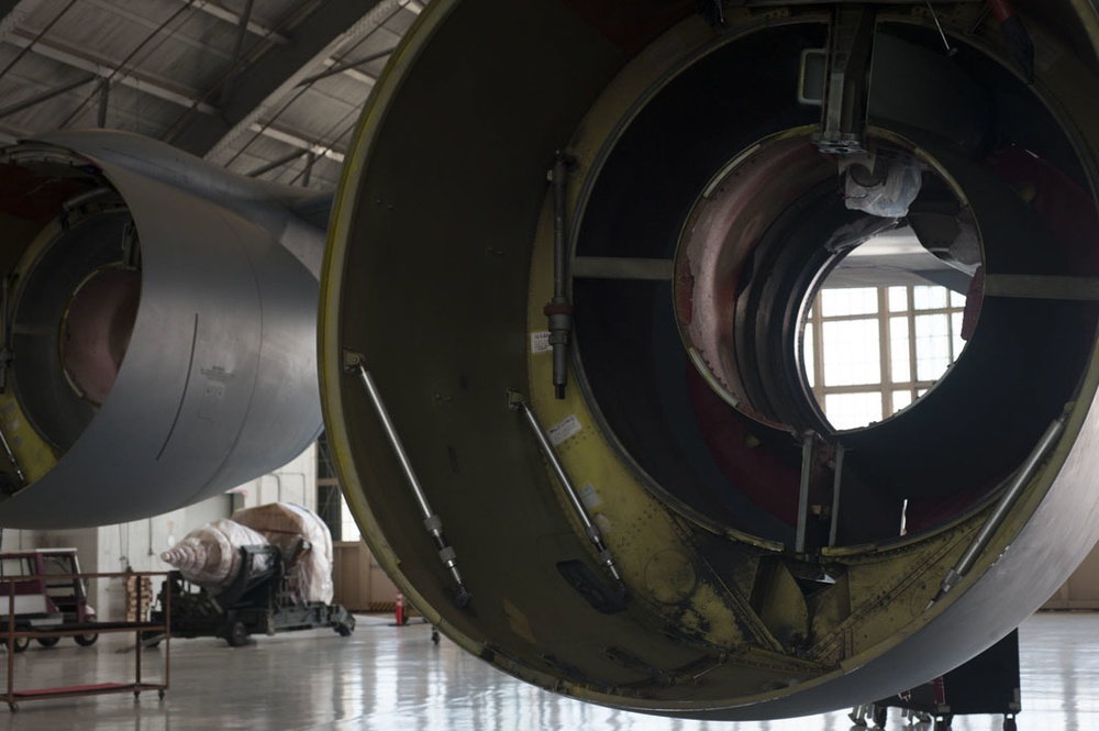 MacDill maintainers team with Tinker depot for KC-135 repairs