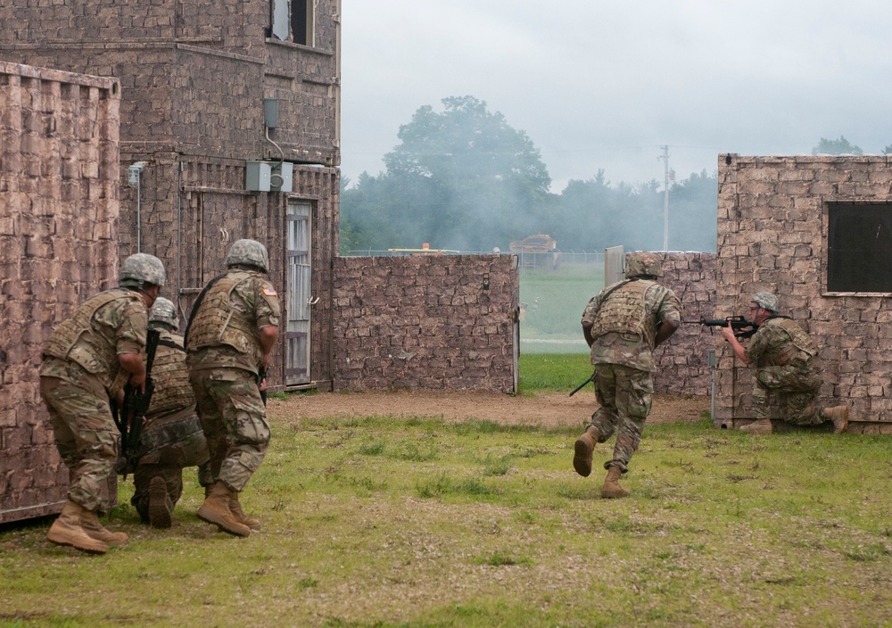 Soldiers refresh combat lifesaving skills