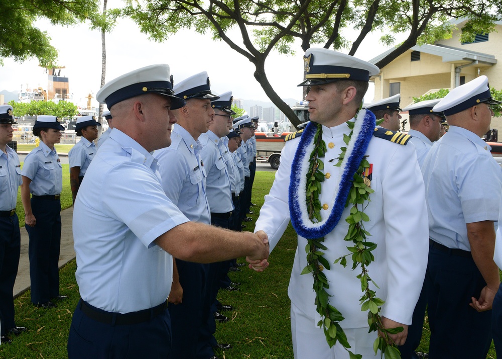 Coast Guard Marine Safety and Security Team Honolulu holds change of command ceremony