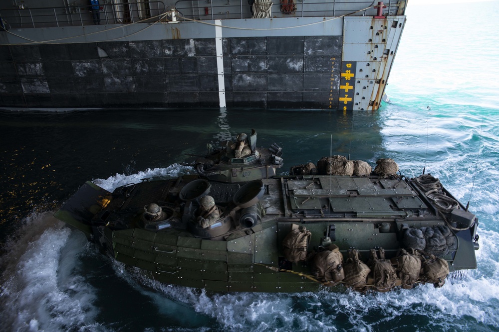 USS Green Bay (LPD 20) Assault Amphibious Vehicles