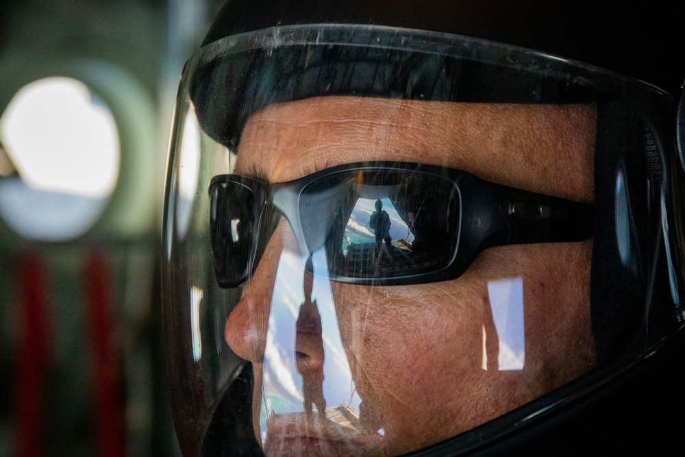 Recon Marines take the plunge over MCBH