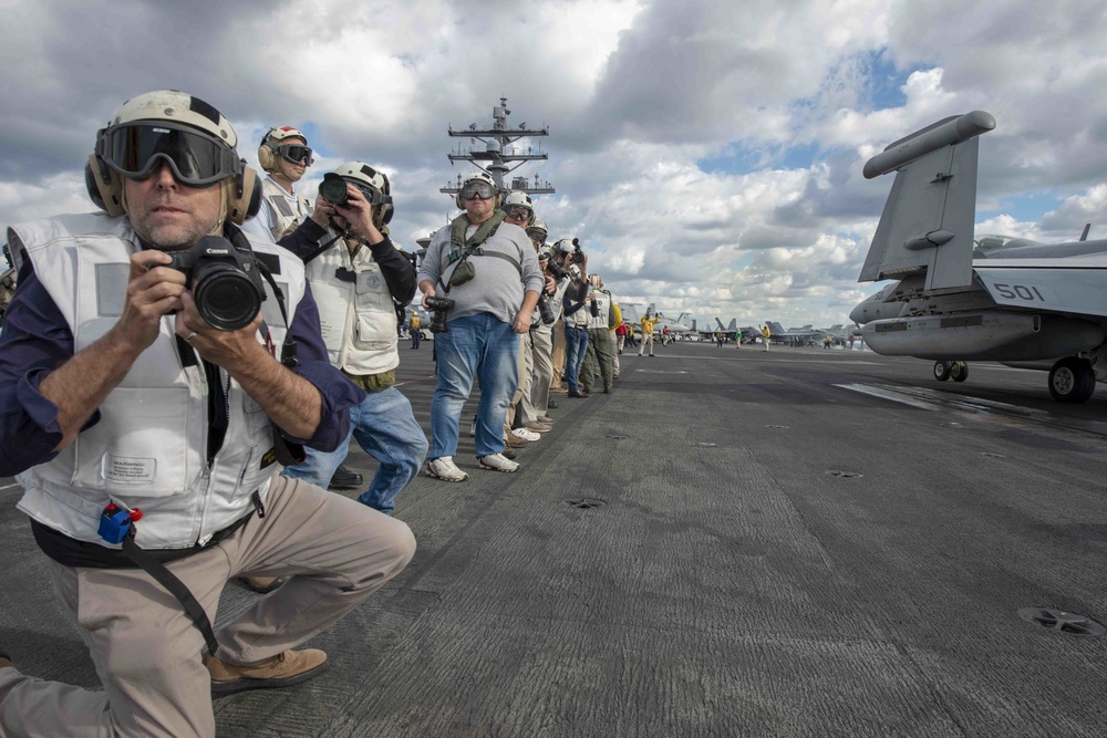 USS Ronald Reagan Hosts Distinguished Visitors