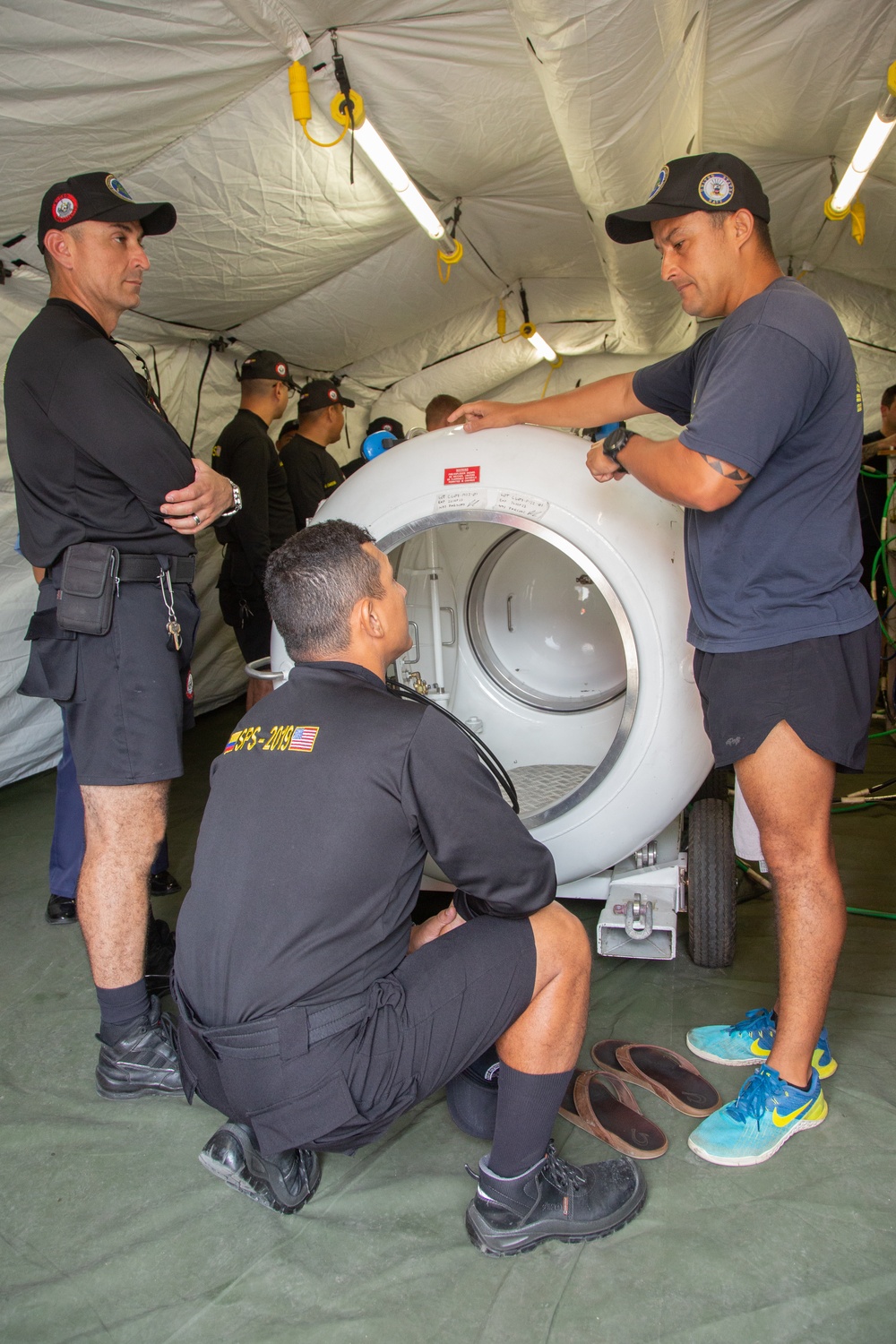 U.S. Navy Promotes Dive Capabilities in Colombia
