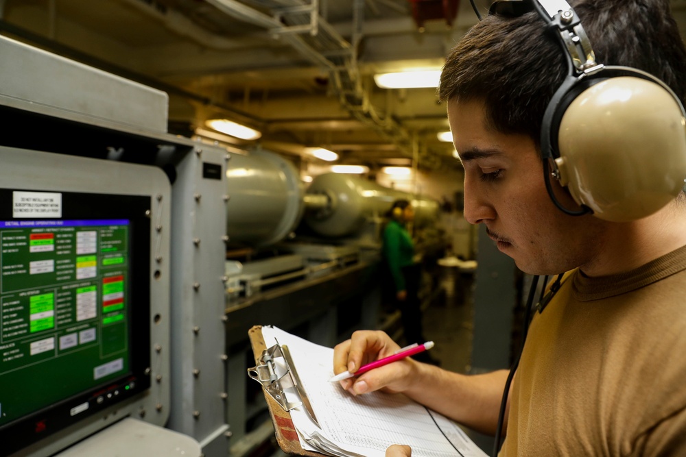 Daily operations aboard Nimitz-class aircraft carrier USS Abraham Lincoln (CVN 72).