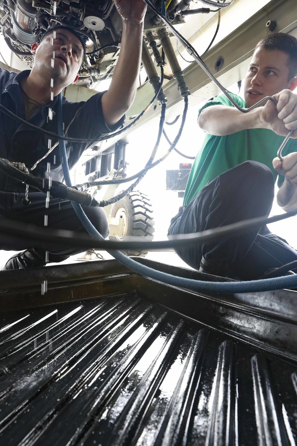 Daily operations aboard Nimitz-class aircraft carrier USS Abraham Lincoln (CVN 72).