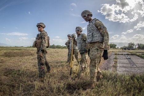 Marines conduct helicopter support training with Army in Honduras