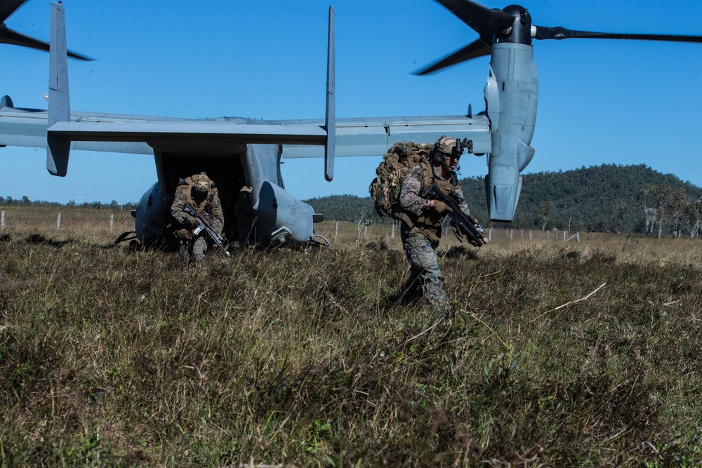 31st MEU Recon Marines conduct reconnaissance and surveillance insert during Talisman Sabre 2019