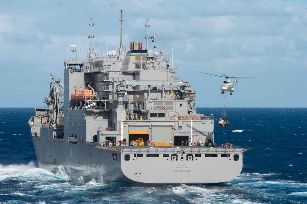 USS Green Bay (LPD 20) Replenishment at Sea