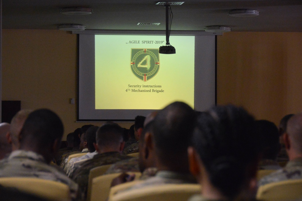 2/2CR holds security and safety brief during AS19