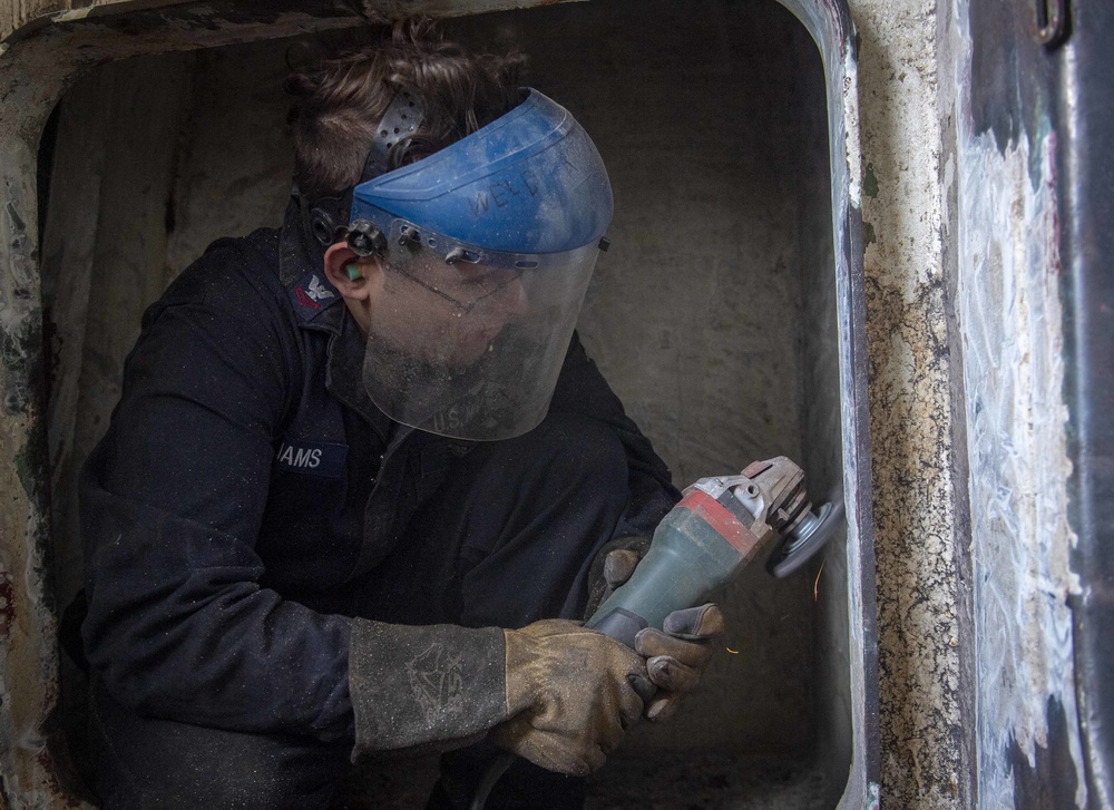 USS Gravely (DDG 107) Conducts Preservation