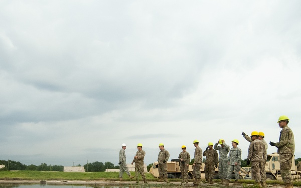 Soldiers dig deep for wheeled vehicle mechanic training