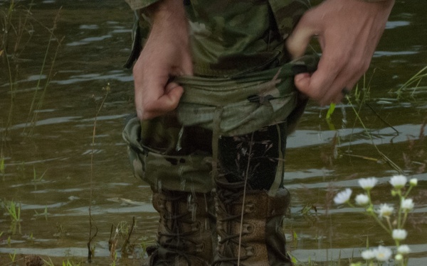 Soldiers dig deep for wheeled vehicle mechanic training