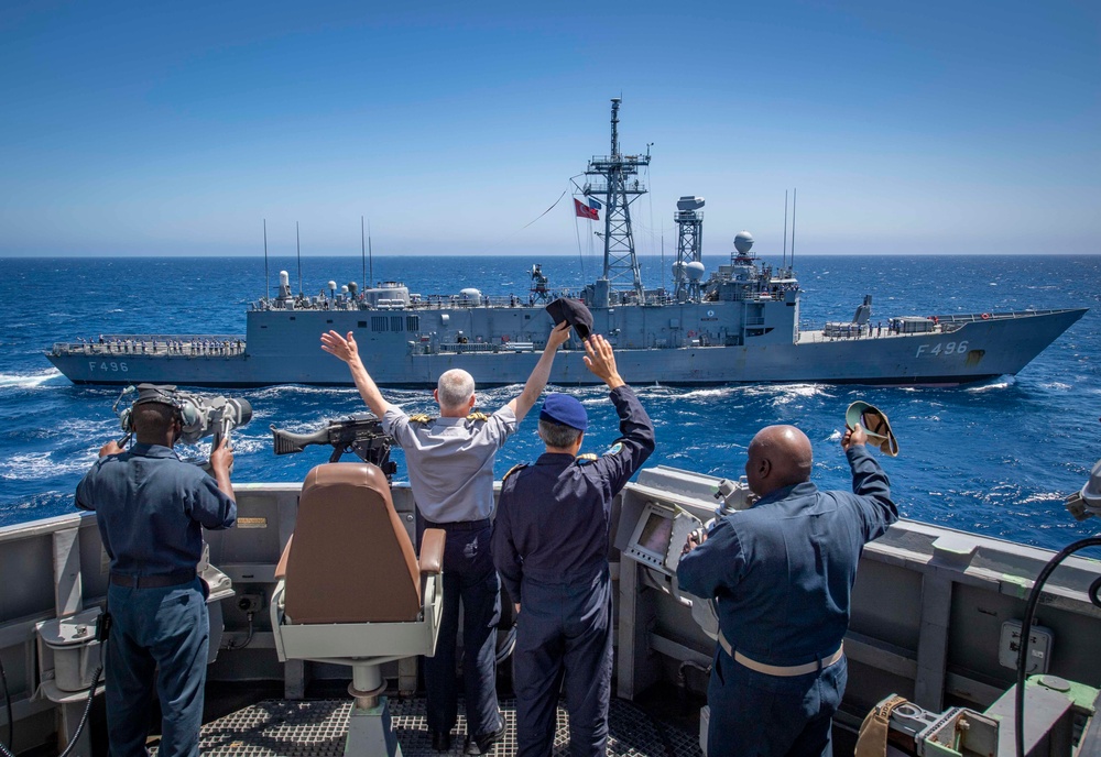 USS Gravely (DDG 107) Conducts Passing Exercise