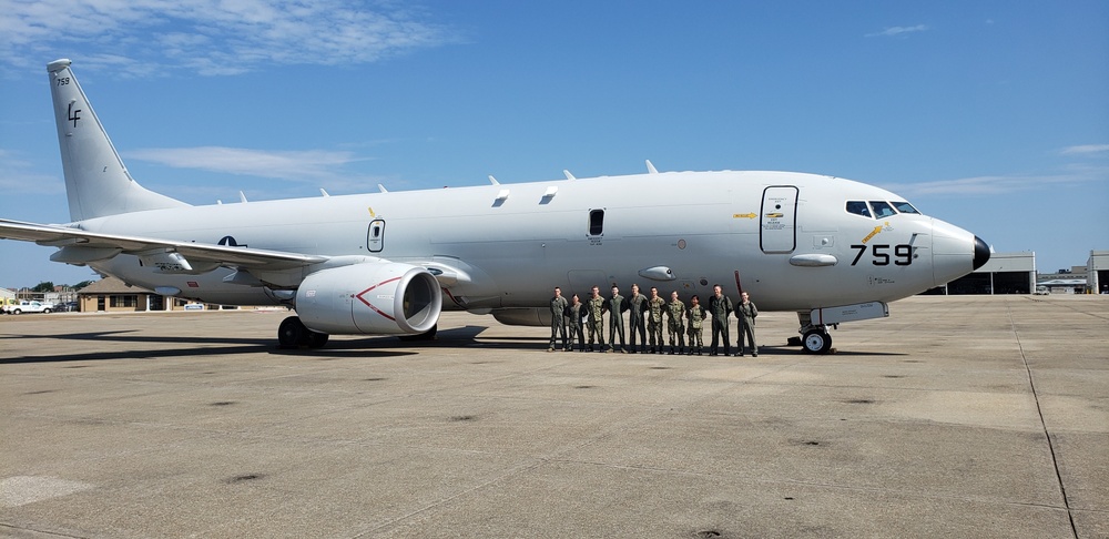 VP-16 hosts Midshipmen as part of PROTRAMID training